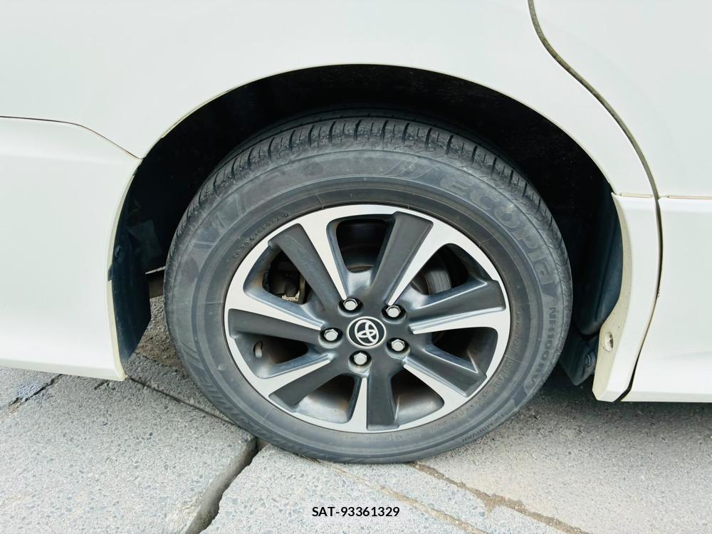Toyota VOXY 2019-03 8298897-27