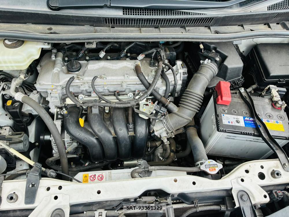 Toyota VOXY 2019-03 8298897-33