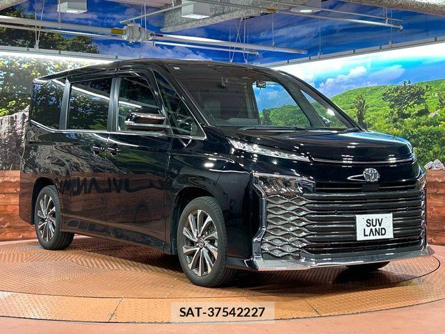 Toyota VOXY 2022-02 8338428-16