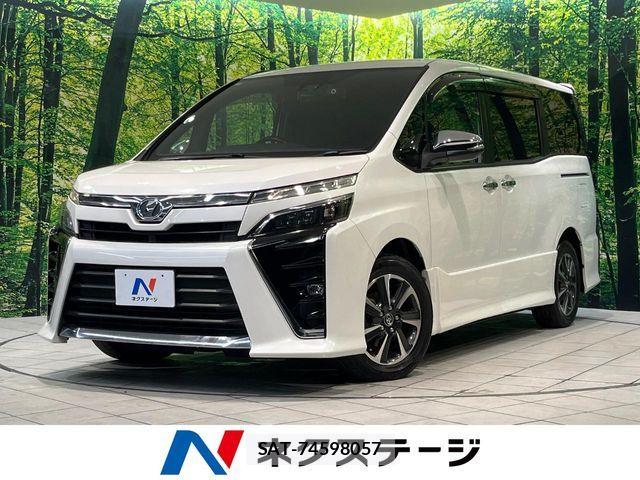 Toyota VOXY 2018-03 8338435-0