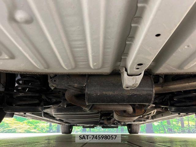 Toyota VOXY 2018-03 8338435-19