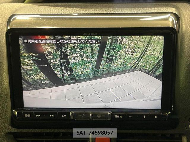 Toyota VOXY 2018-03 8338435-4