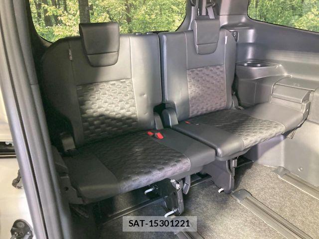 Toyota VOXY 2025-05 8338424-9