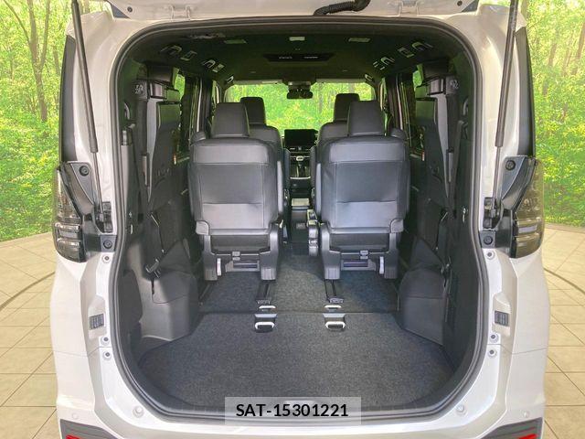 Toyota VOXY 2025-05 8338424-10