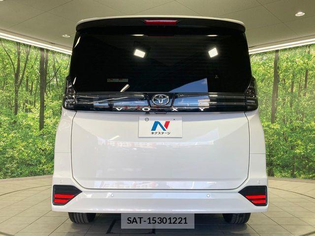 Toyota VOXY 2025-05 8338424-15
