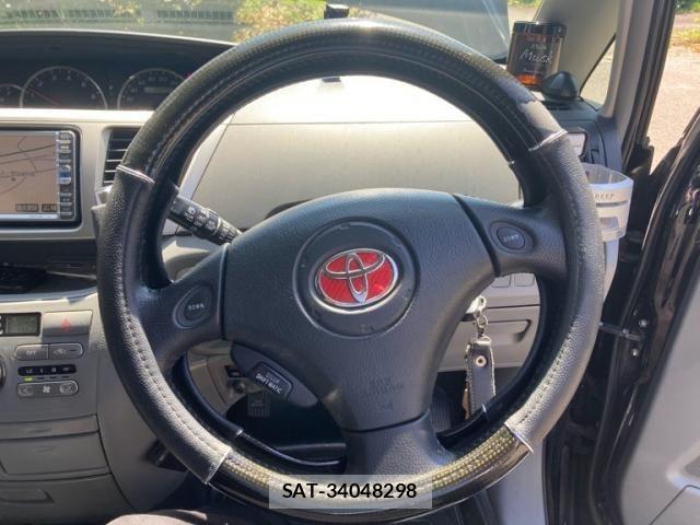 Toyota VOXY 2005-10 8338448-21