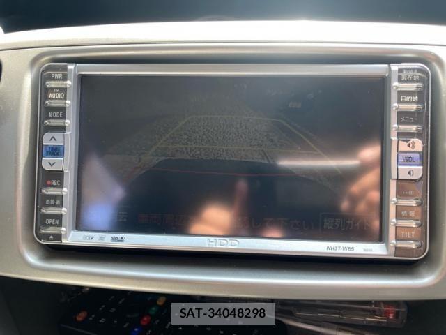 Toyota VOXY 2005-10 8338448-25