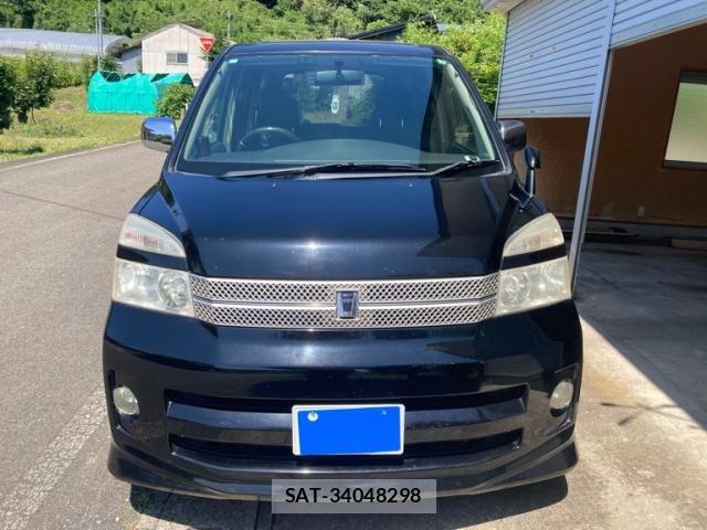 Toyota VOXY 2005-10 8338448-2