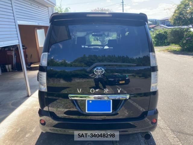 Toyota VOXY 2005-10 8338448-5