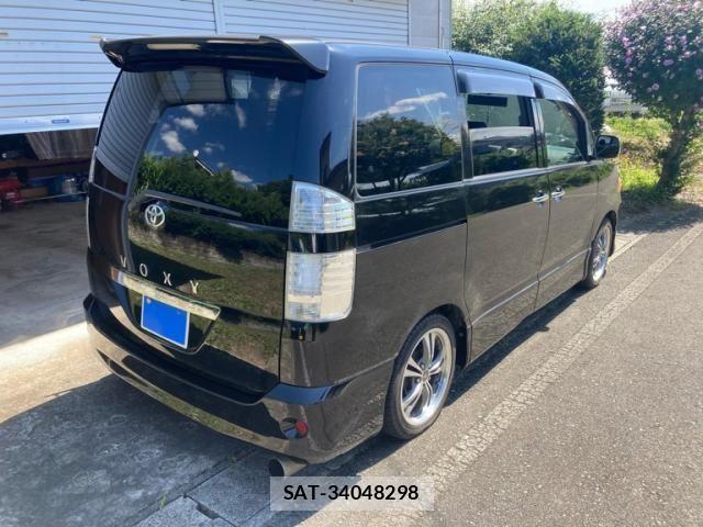 Toyota VOXY 2005-10 8338448-6