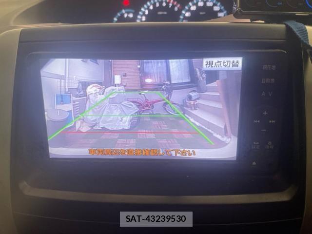 Toyota VOXY 2012-05 8338454-11