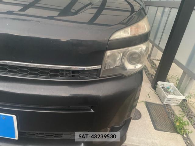 Toyota VOXY 2012-05 8338454-2