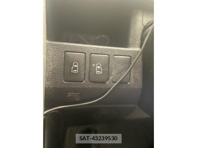 Toyota VOXY 2012-05 8338454-8