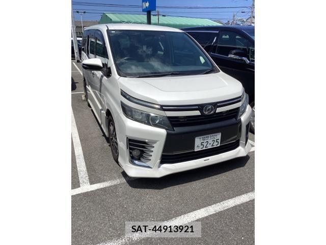 Toyota VOXY 2014-04 8338443-0