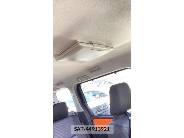 Toyota VOXY 2014-04 8338443-11