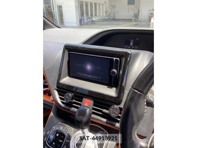 Toyota VOXY 2014-04 8338443-6