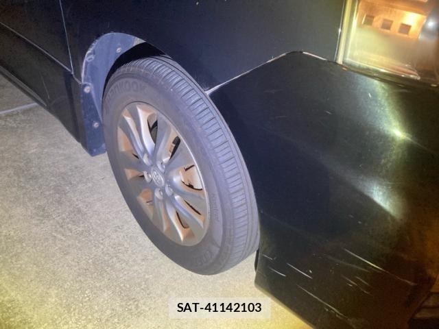 Toyota VOXY 2011-10 8338446-3