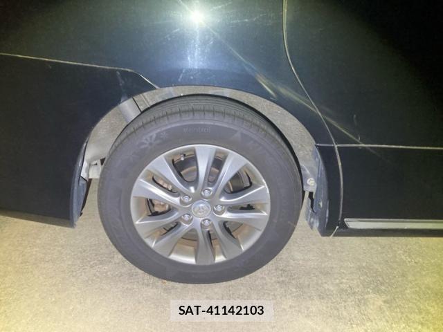 Toyota VOXY 2011-10 8338446-4