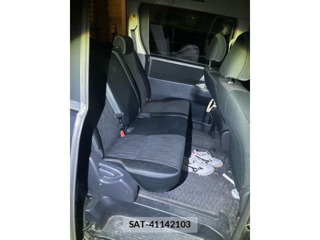 Toyota VOXY 2011-10 8338446-8