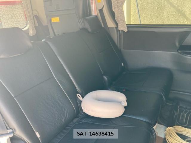 Toyota VOXY 2008-02 8338449-9