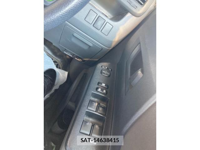 Toyota VOXY 2008-02 8338449-11