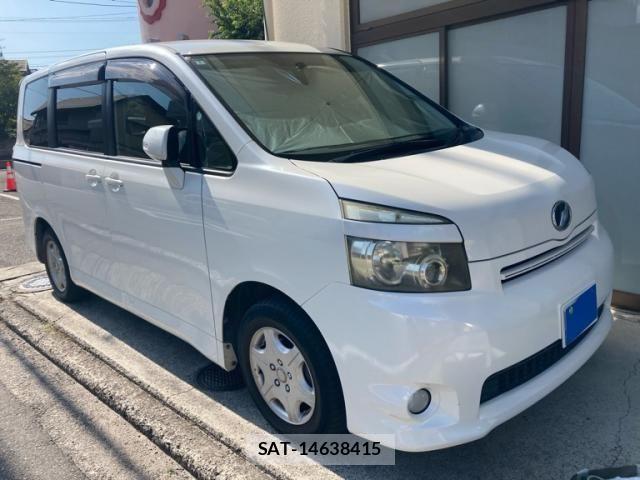 Toyota VOXY 2008-02 8338449-1
