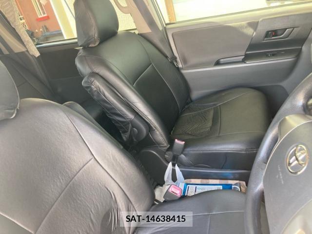 Toyota VOXY 2008-02 8338449-8