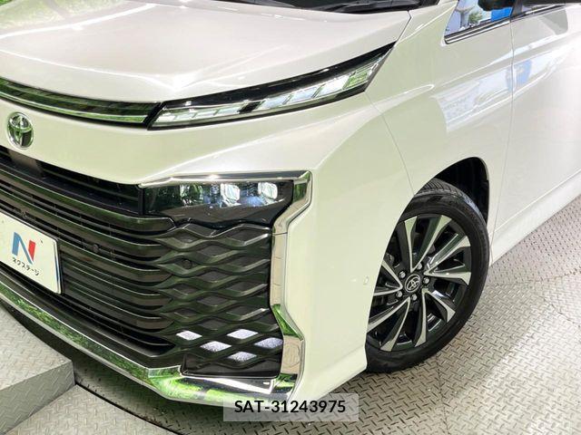 Toyota VOXY 2023-10 8338425-12