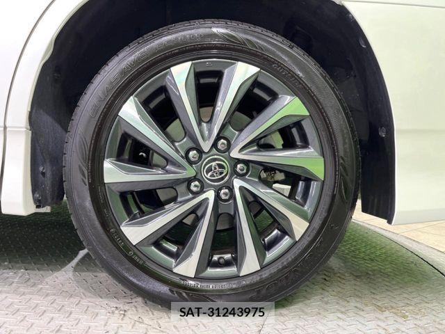 Toyota VOXY 2023-10 8338425-13