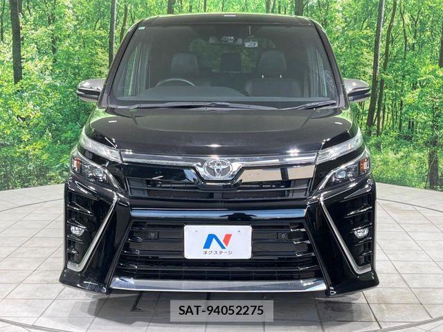 Toyota VOXY 2021-11 8338431-14