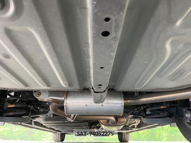 Toyota VOXY 2021-11 8338431-19