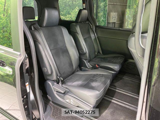 Toyota VOXY 2021-11 8338431-8
