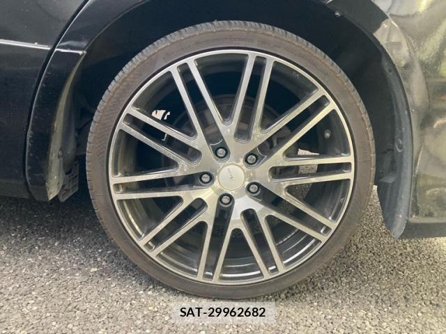 Toyota VOXY 2013-10 8338447-12