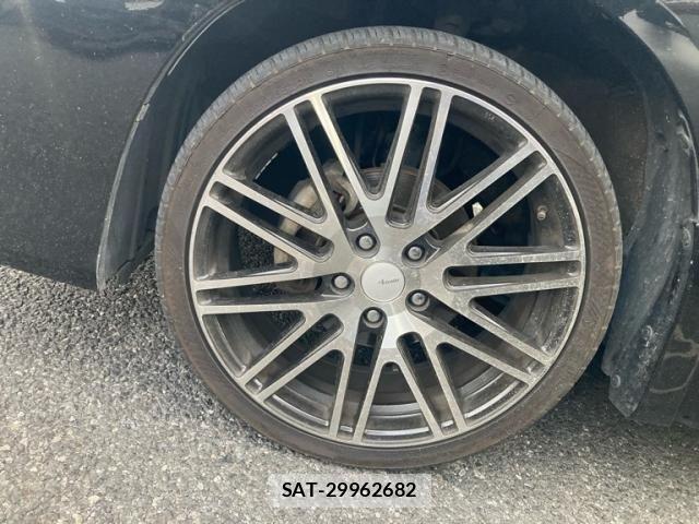 Toyota VOXY 2013-10 8338447-13