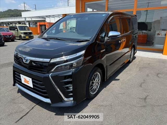 Toyota VOXY 2019-02 8338437-9