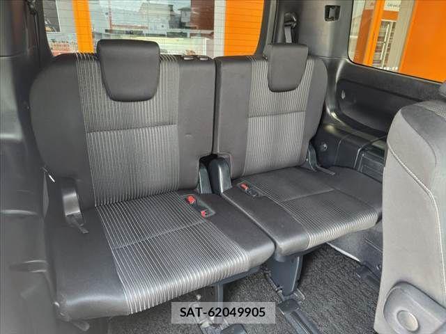 Toyota VOXY 2019-02 8338437-19