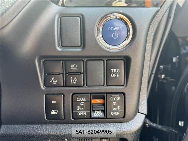 Toyota VOXY 2019-02 8338437-23