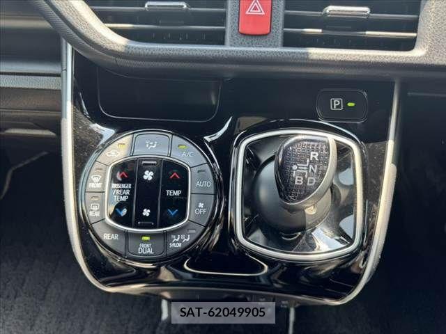 Toyota VOXY 2019-02 8338437-26