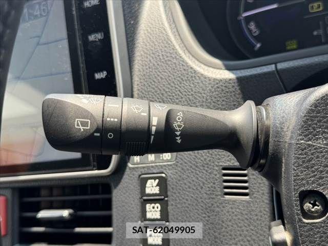 Toyota VOXY 2019-02 8338437-29