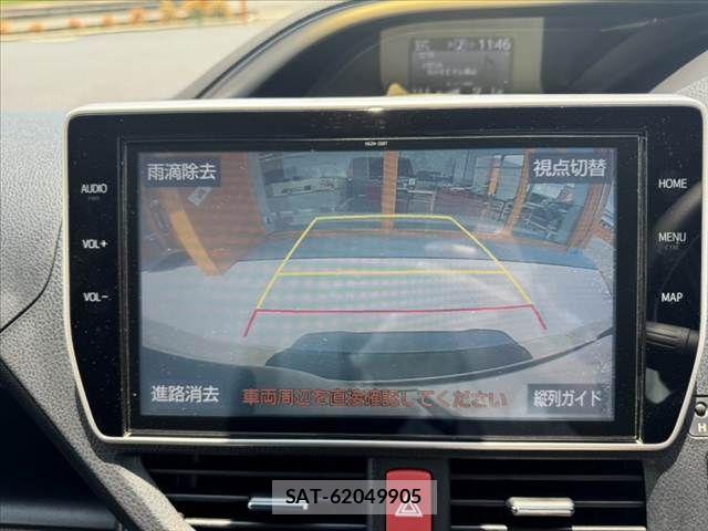 Toyota VOXY 2019-02 8338437-3