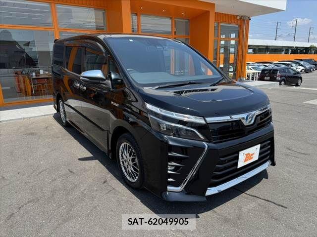 Toyota VOXY 2019-02 8338437-7