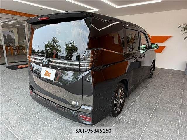 Toyota VOXY 2025-01 8338420-14