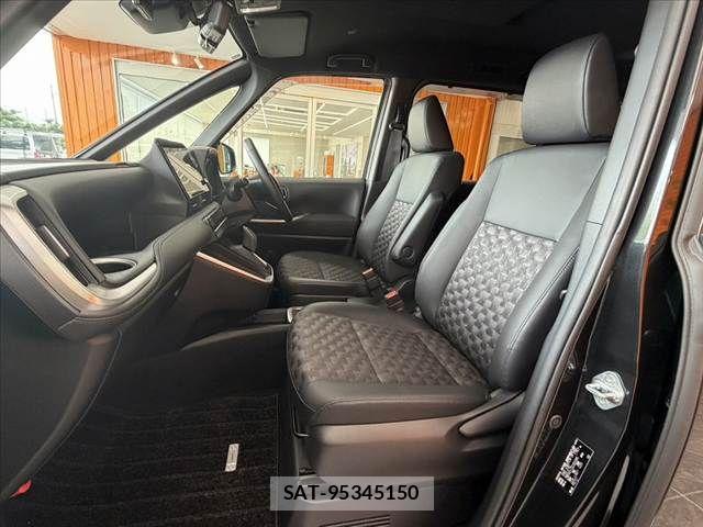 Toyota VOXY 2025-01 8338420-16