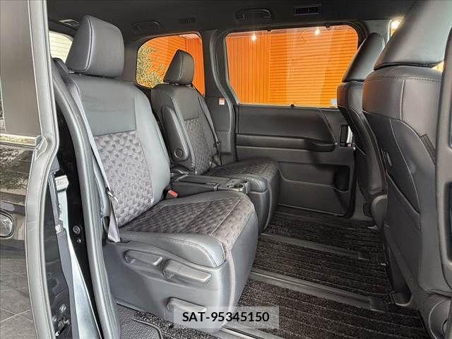 Toyota VOXY 2025-01 8338420-18