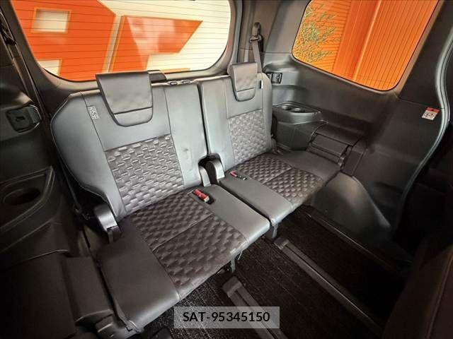 Toyota VOXY 2025-01 8338420-19
