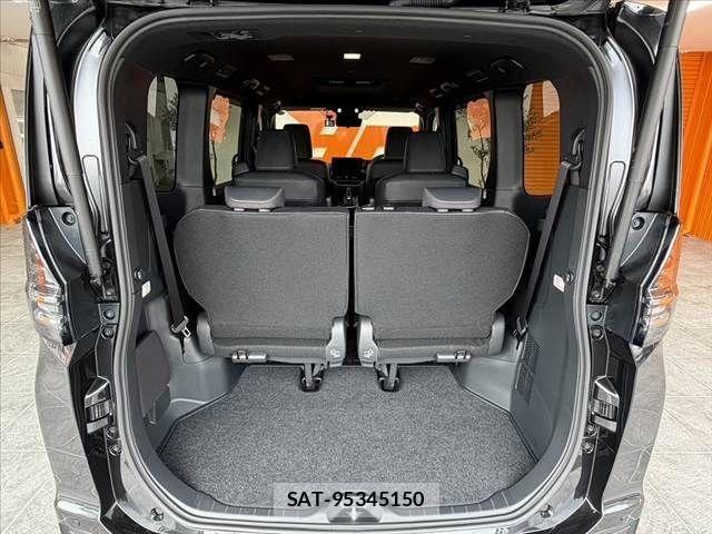 Toyota VOXY 2025-01 8338420-20