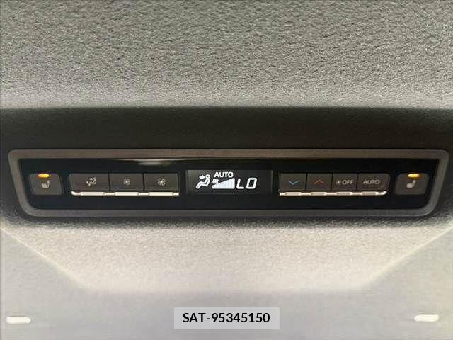 Toyota VOXY 2025-01 8338420-23