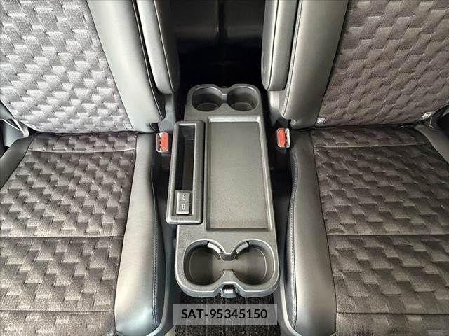 Toyota VOXY 2025-01 8338420-24