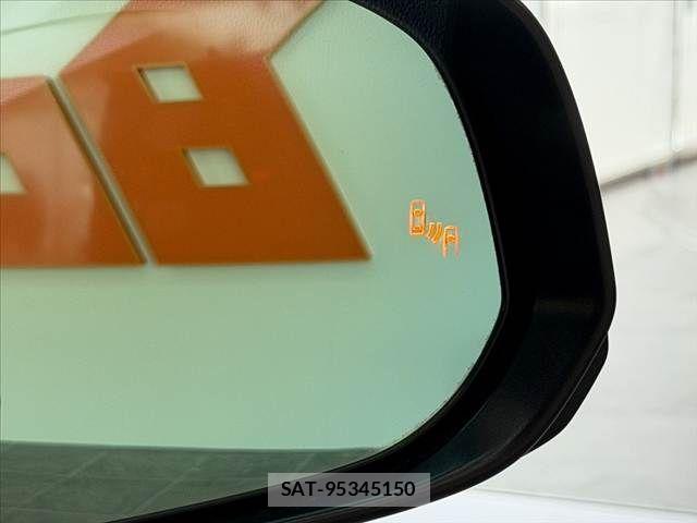 Toyota VOXY 2025-01 8338420-5