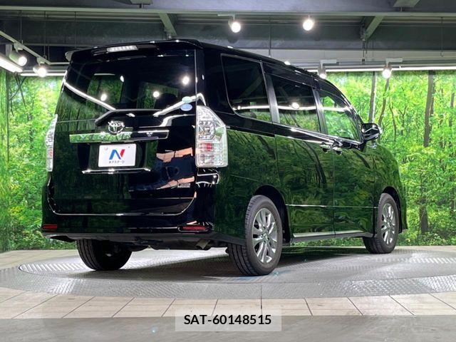 Toyota VOXY 2013-02 8338442-16
